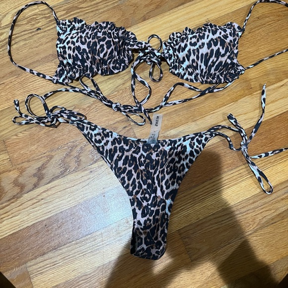 Cheetah bikini - Picture 2 of 3